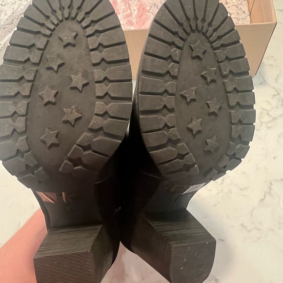 New in Box Clark’s Mission Parker ankle boots black size 9M - Picture 5 of 6